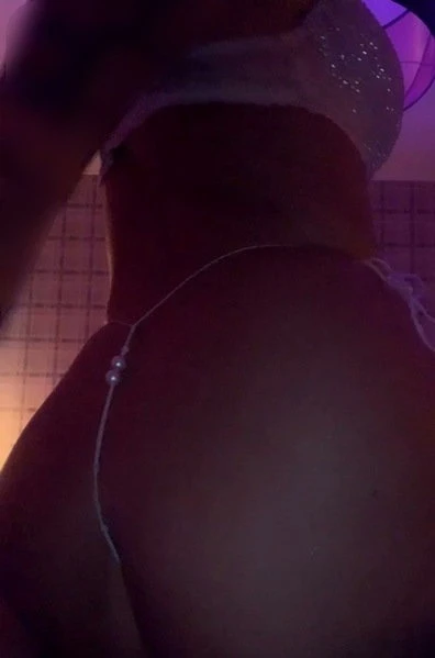 Deutsche Yasmin privat und Diskret Party — 5 / 9