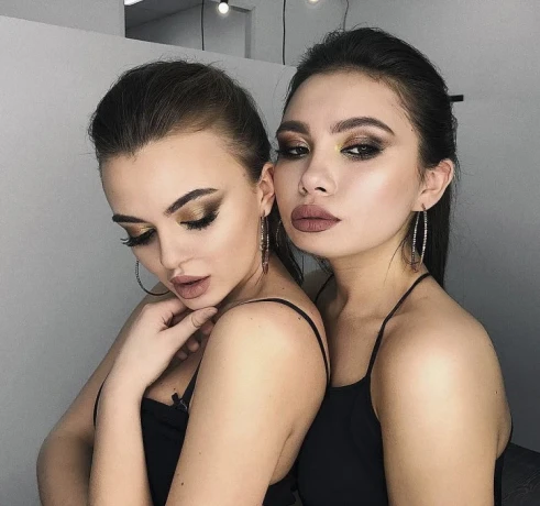 Marisa Gfe — 3 / 4