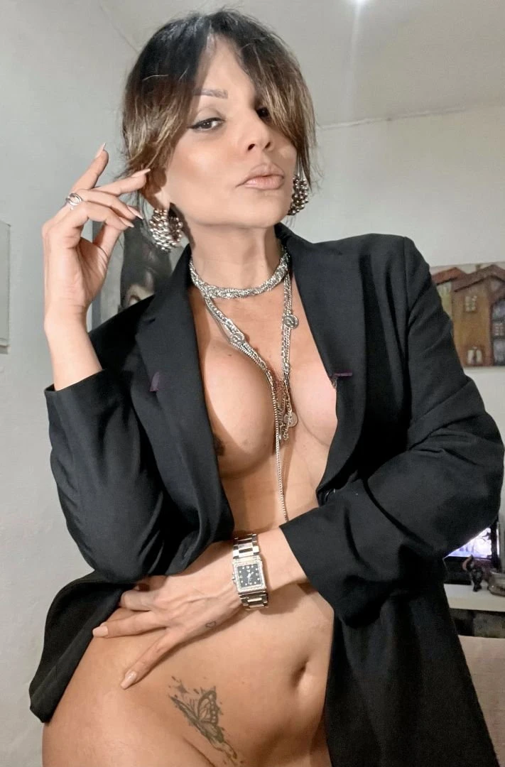 Virna Motta — 7 / 12