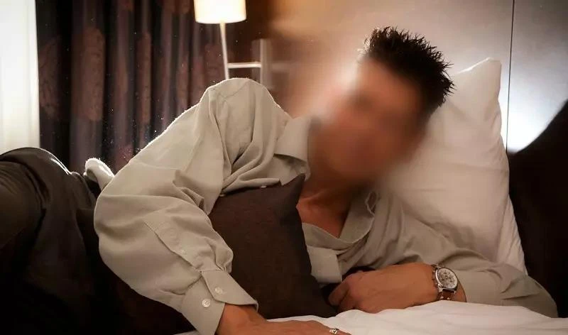 David Erotische Body2body Massage Voor Dames En Koppels — 22 / 23