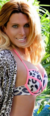 Paula Saez — 1 / 9