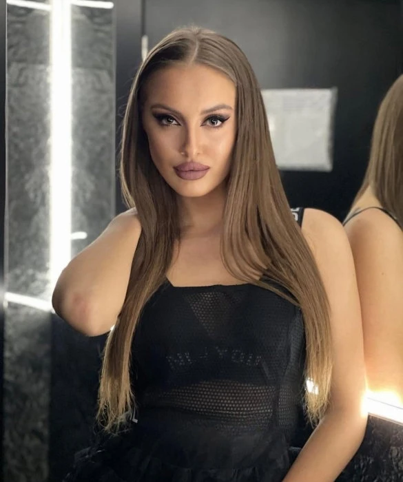 Lera, Escort, Bari