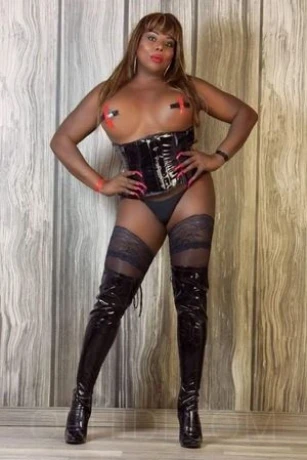 Trans Naomy XXXL - Richtig geil best*ckt — 7 / 12