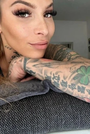 Deutsche Luna — 2 / 9