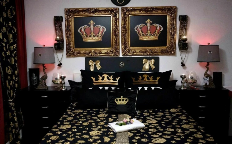 Janett Mary — 2 / 5