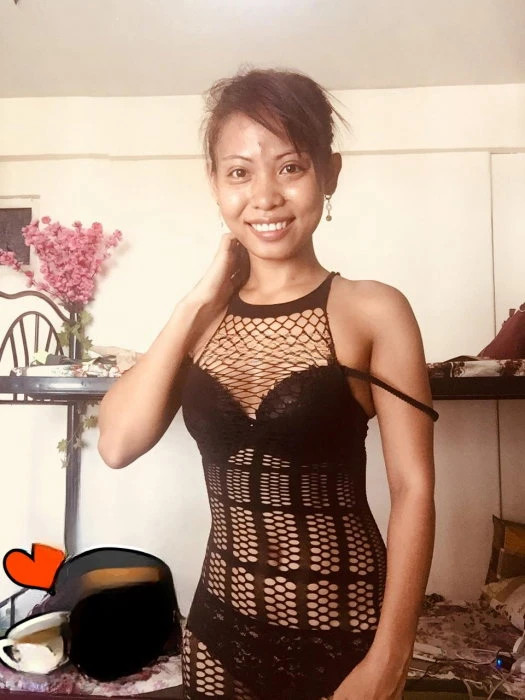 Elly, Escort, Makati