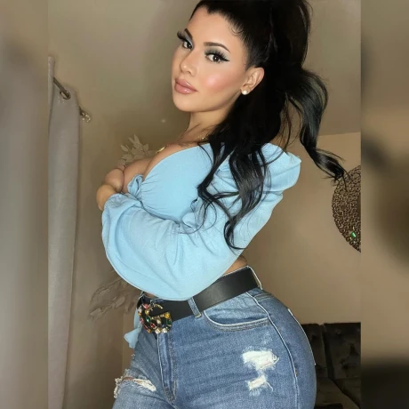 Nicole — 3 / 4