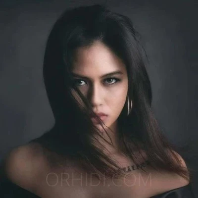 Simi, Escort, Laatzen