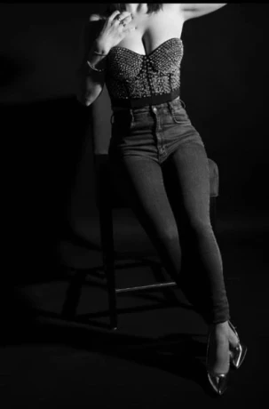 Andrea Nur Escort — 1 / 3