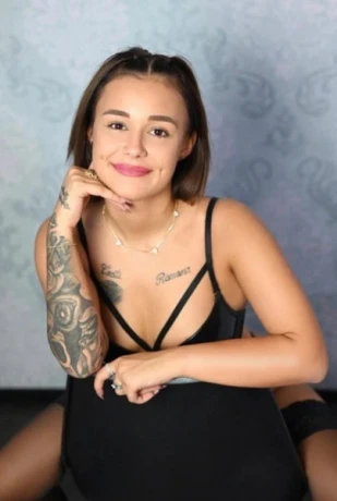 Naty Im Studio Royal — 2 / 14
