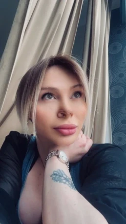 Adreana Naz — 4 / 6