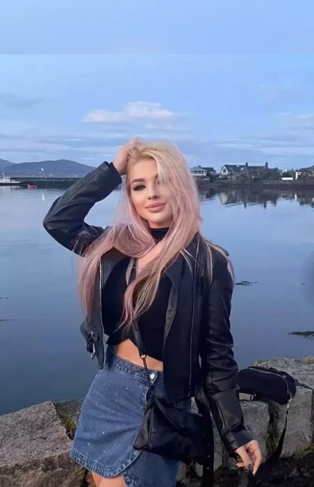 Alesha — 3 / 4