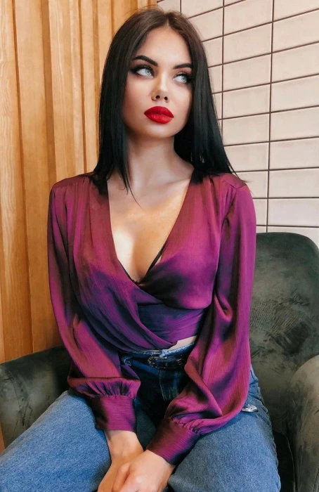 Angelina — 3 / 5
