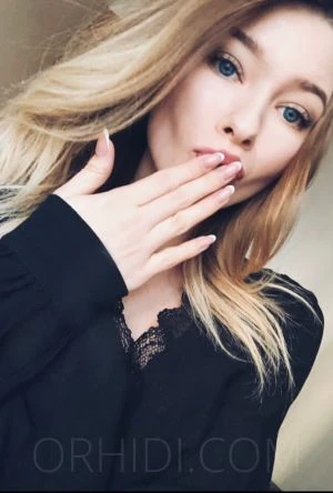 Adelina — 2 / 4