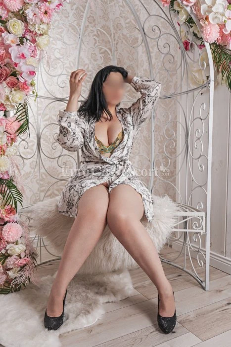 Gloria Massage — 4 / 12