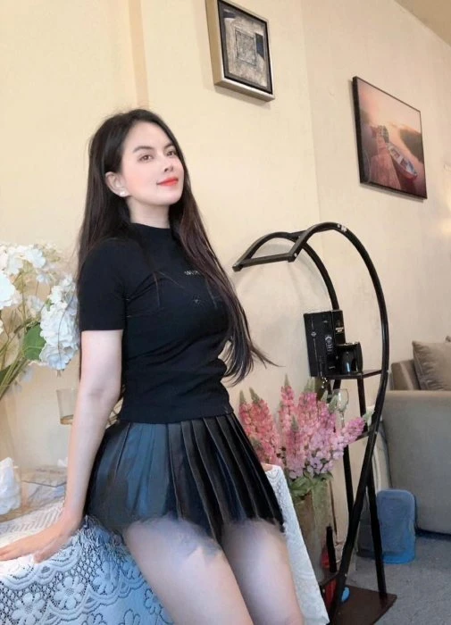 Elena, Escort, Singapore