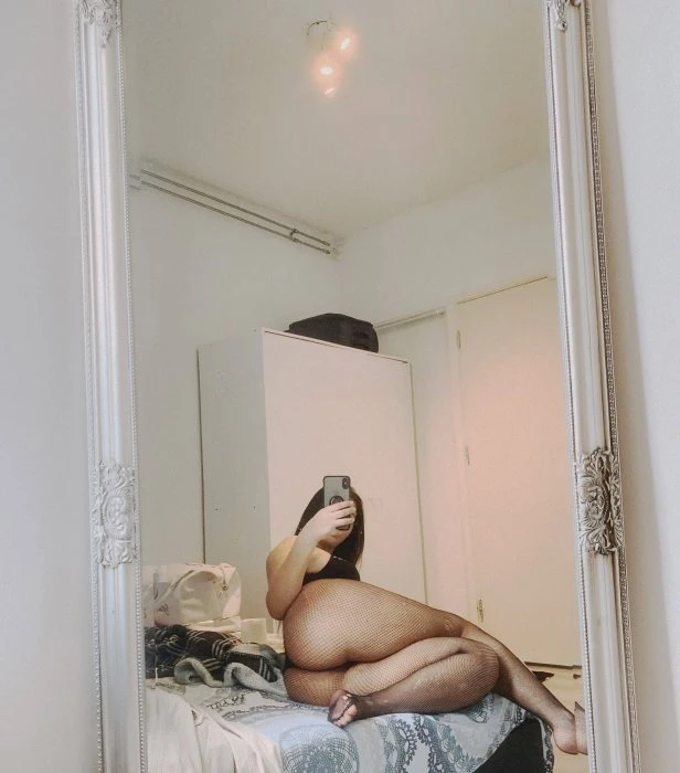 Giulia — 2 / 5