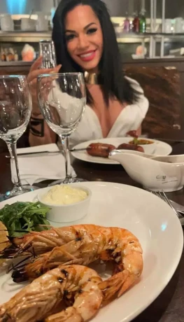 Queen Elizabeth — 10 / 14