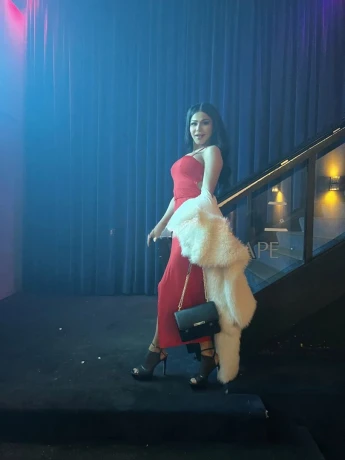 Vanessa Donado — 5 / 12