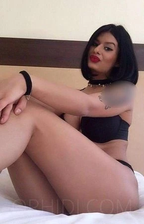 Aisa, Escort, Neumunster