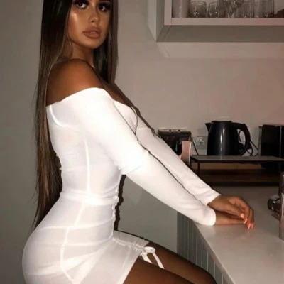 Cami, Escort, Milan