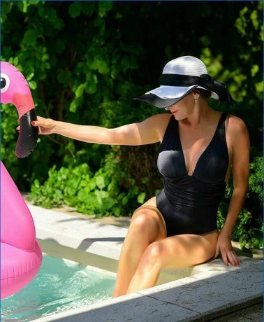 Reife Nadine — 7 / 8