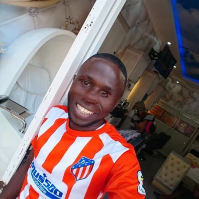 Ronnie, Escort, Kampala