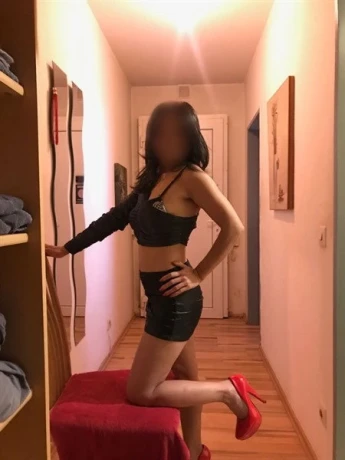 Jacqueline5 — 2 / 5