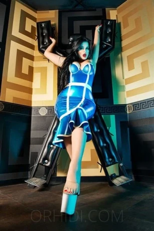 Jungdomina Lady Lucia Lucifa — 7 / 8