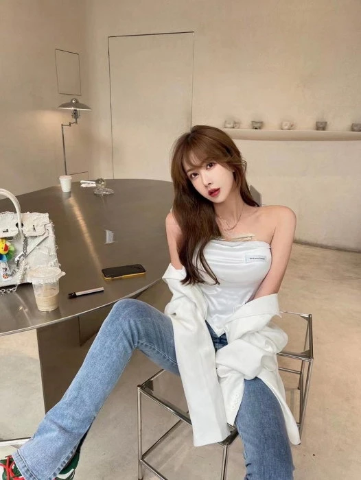 Lily, Escort, Singapore