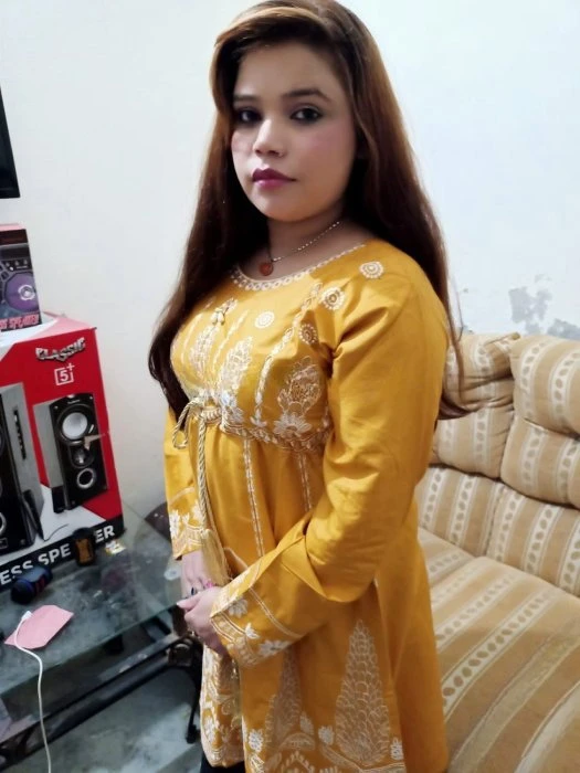Sana Khan — 7 / 8