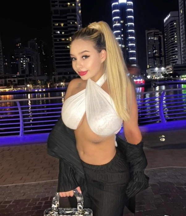 Danna, Escort, Muharraq