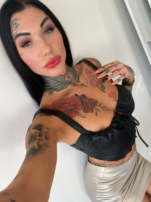 Adele Sabelle, Escort, Prague