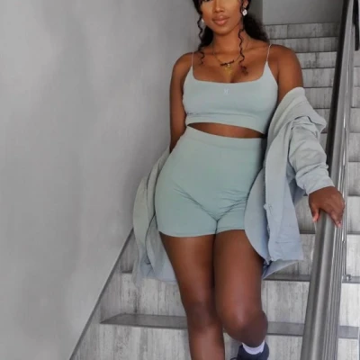 Lucy, Escort, Salalah