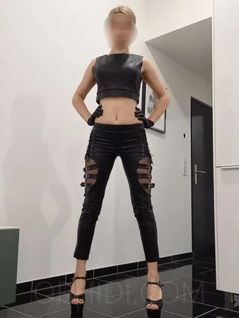 Julia little devil! — 12 / 18