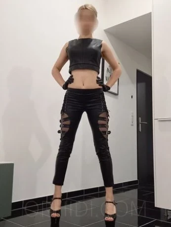 Julia little devil! — 12 / 18