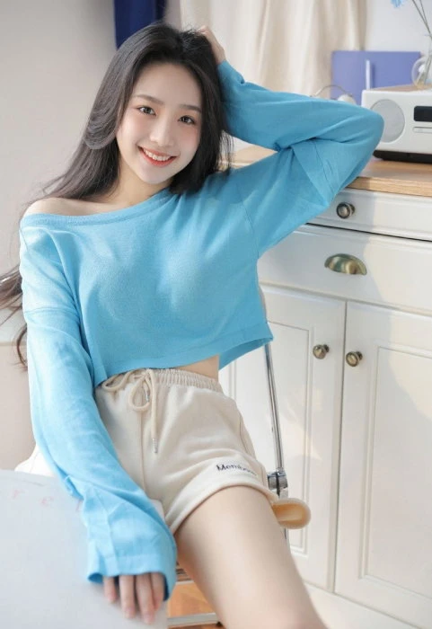 Nicole — 2 / 3