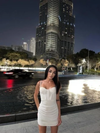 Ladyboy Leya — 10 / 12