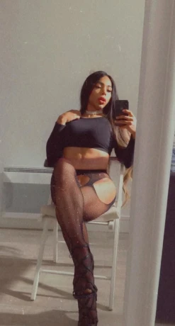 Nicole Foxx — 2 / 6