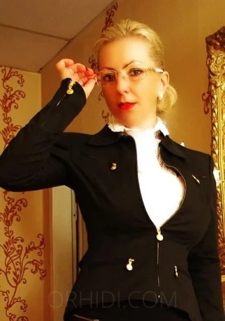 MILENA SUPERGIRL — 2 / 3