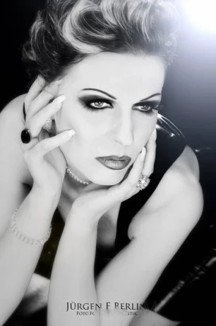 Medusa Manie — 2 / 3