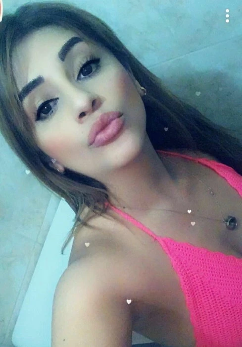 Dana — 2 / 5