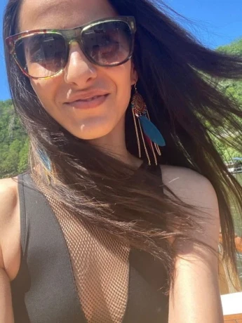 Melina52 — 4 / 8