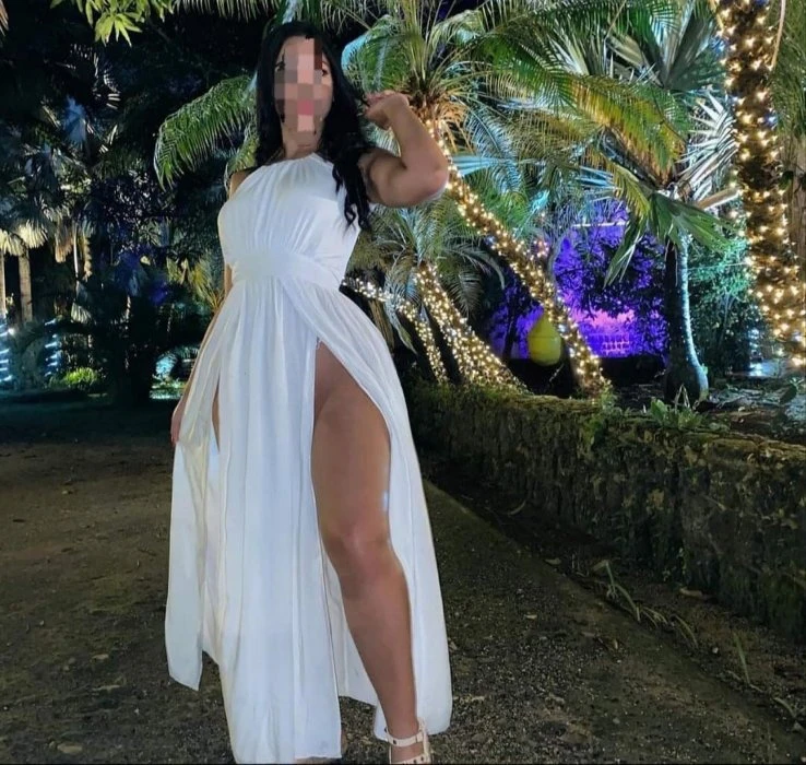 Bella — 2 / 5