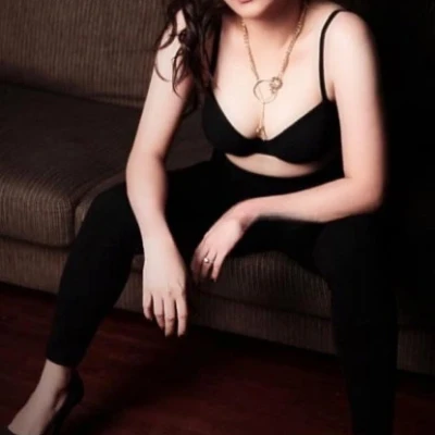 Cyntia, Escort, Malang