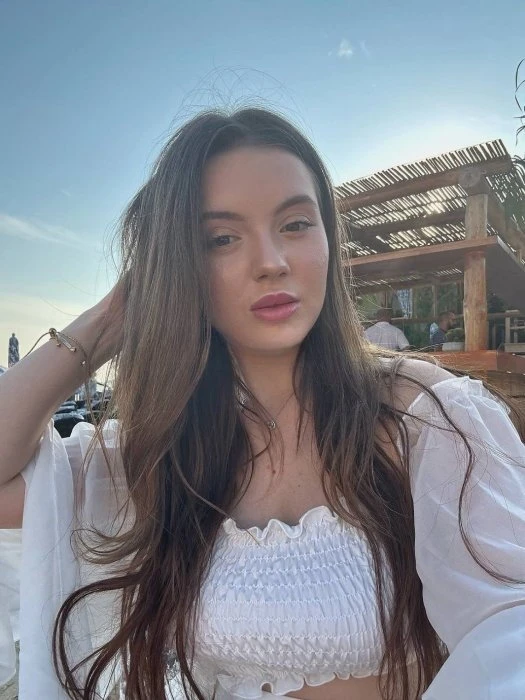 Darya — 2 / 3
