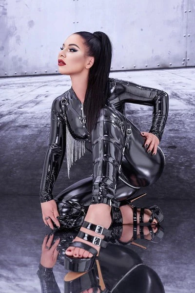 Miss Ella Narcotic- klassisches BDSM — 3 / 12