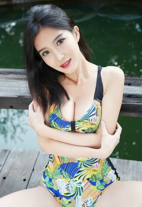 Yana — 2 / 3