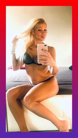 Angelina001 — 4 / 11