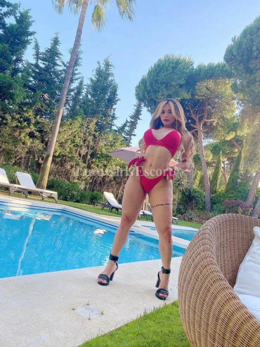 Isabella — 2 / 10